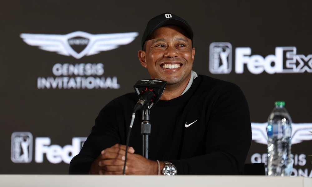 Tiger Woods báo tin không vui tới người hâm mộ
