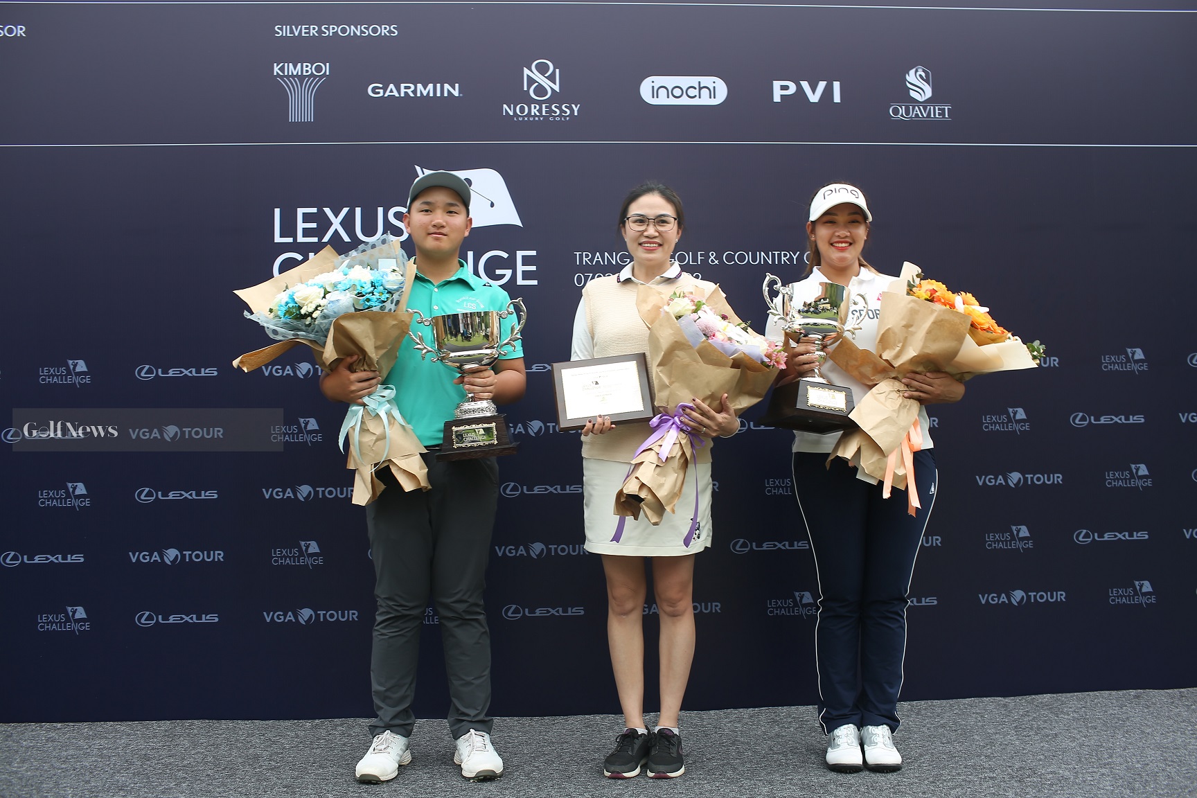 Trang An Golf & Country Club trao phần thưởng "danh dự" cho 2 nhà vô địch Lexus Challenge