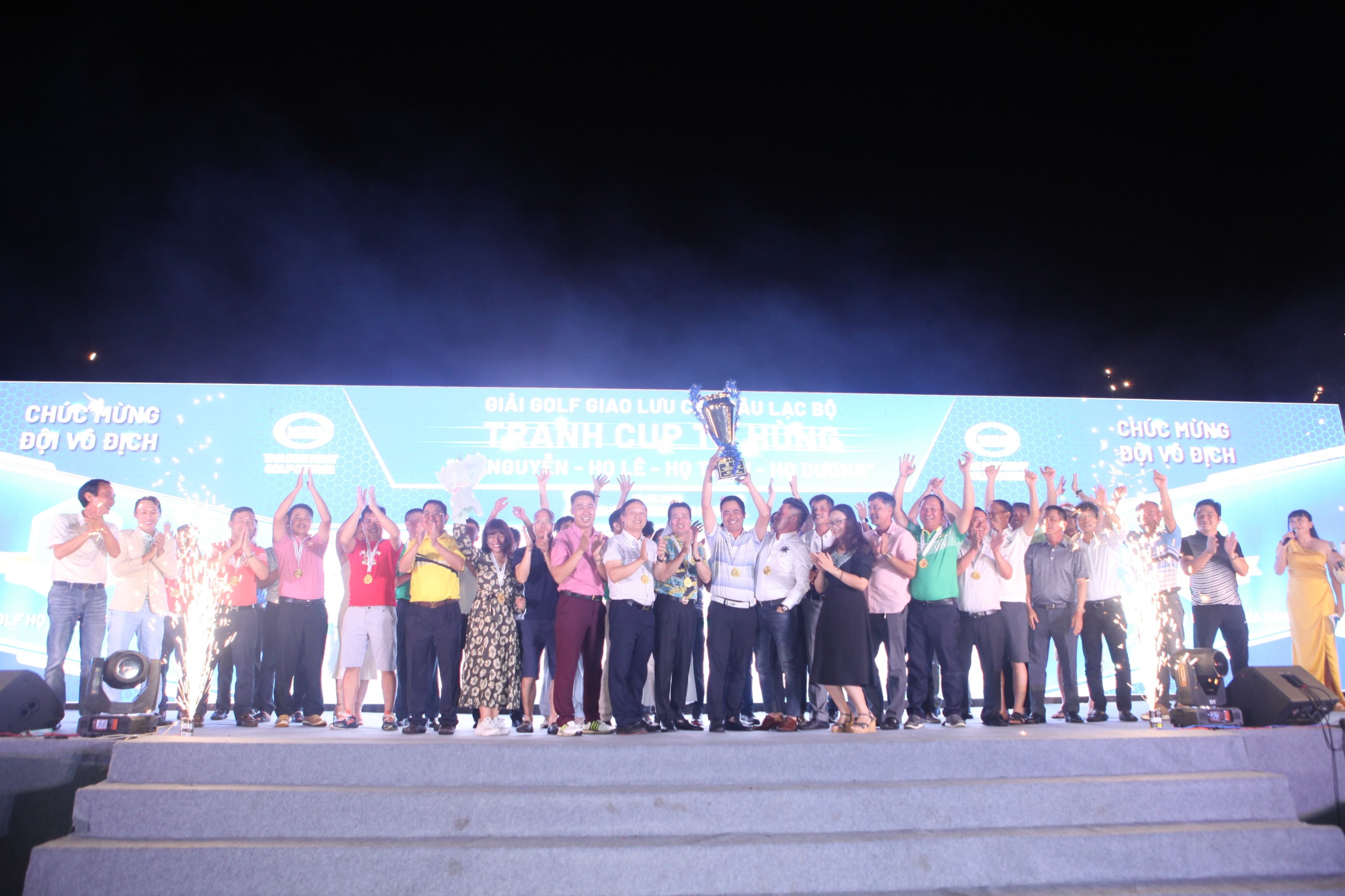 Đội tuyển Golf Họ Dương giành cúp tại “Giải Golf tranh cúp Tứ Hùng Nguyễn – Lê - Trần - Dương”